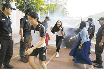 合肥卫校防火逃生演练